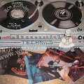 Adult turntable_wm-1